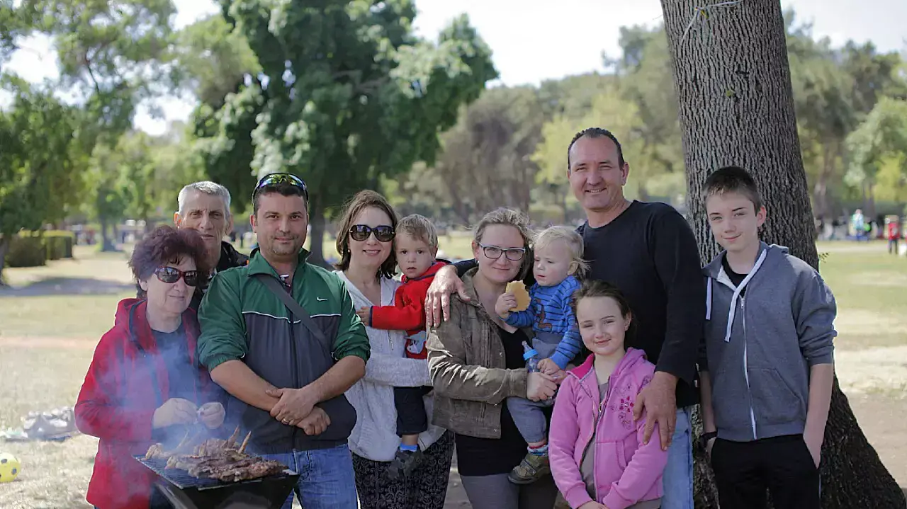 מטיילים בחג הפסח בפארק הירקון מטיילים בחג הפסח בפארק הירקון