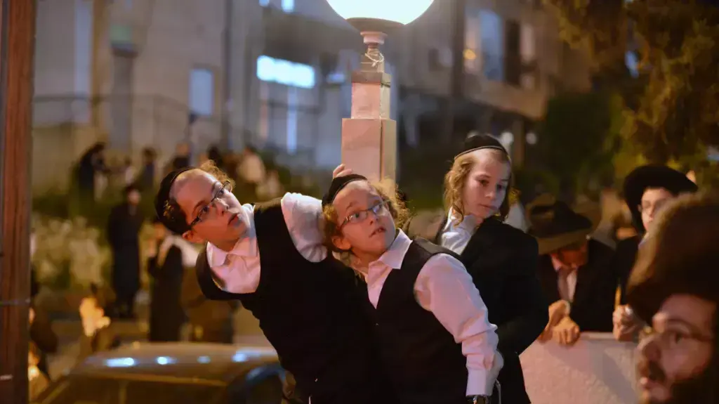 הלוויתו של הרב שמואל הלוי וואזנר, מחשובי פוסקי ההלכה החרדיים שהלך לעולמו בערב חג הפסח, בבני ברק, אפריל 2015 הלוויתו של הרב שמואל הלוי וואזנר, מחשובי פוסקי ההלכה החרדיים שהלך לעולמו בערב חג הפסח, בבני ברק, אפריל 2015