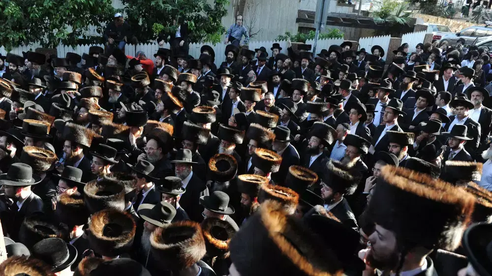 הלווייתו של מרדכי גרבר שנהרג בהלווייתו של הרב וואזנר, בני ברק. אפריל 2015 הלווייתו של מרדכי גרבר שנהרג בהלווייתו של הרב וואזנר, בני ברק. אפריל 2015