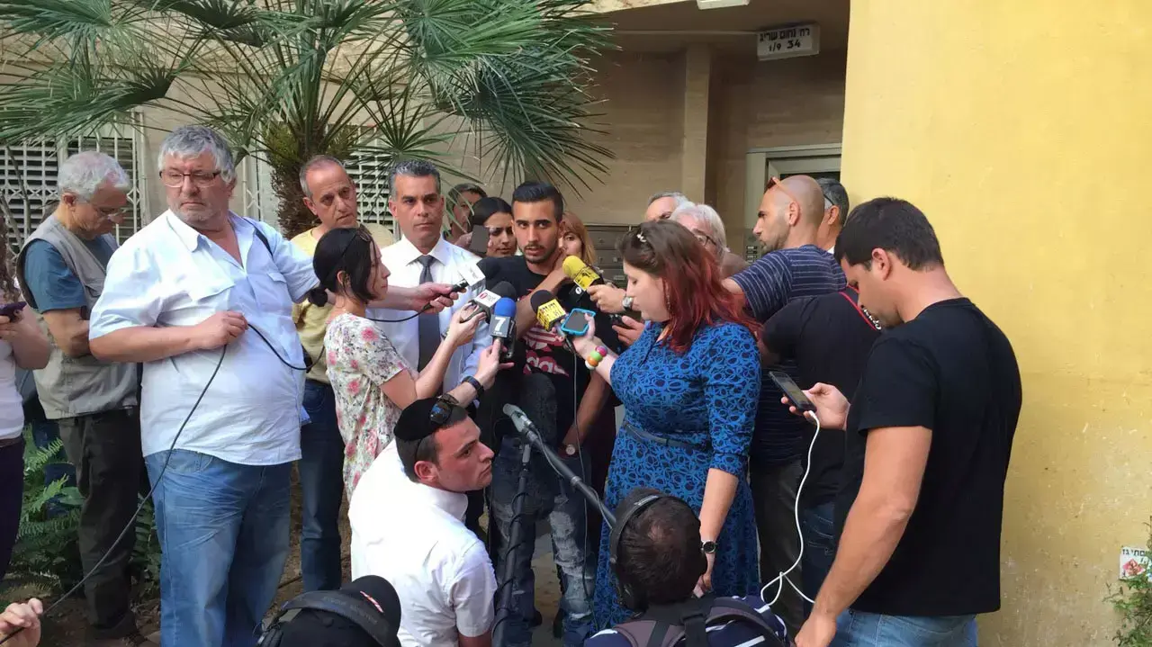 מסע"ת מחוץ לביתו של ניב אסרף, באר שבע. אפריל 2015 מסע"ת מחוץ לביתו של ניב אסרף, באר שבע. אפריל 2015