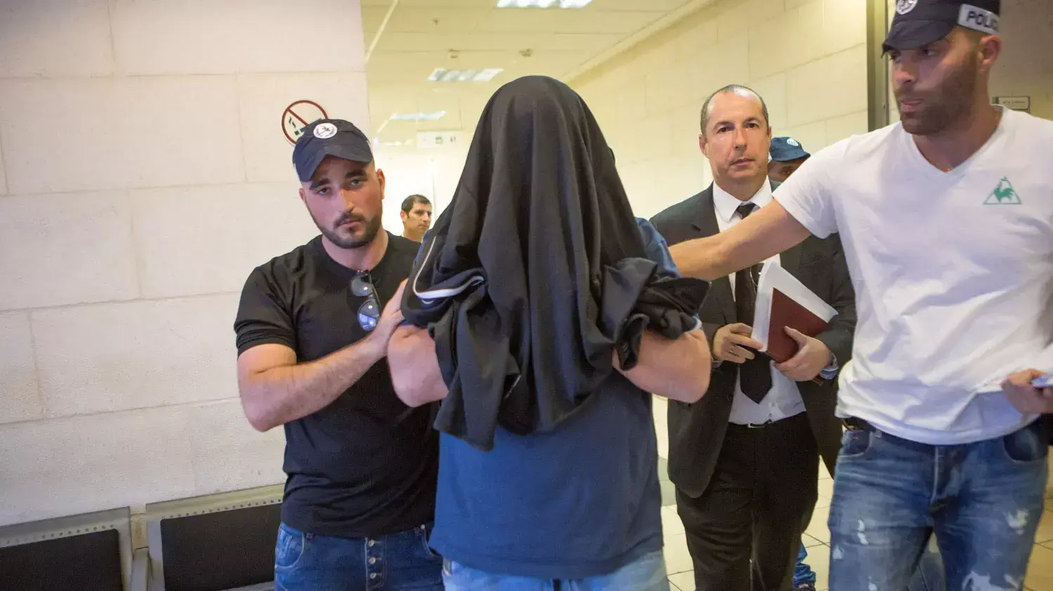 הארכת מעצר לאנשיו של אלי מוסלי, בית המשפט השלום ראשון לציון. אפריל 2015