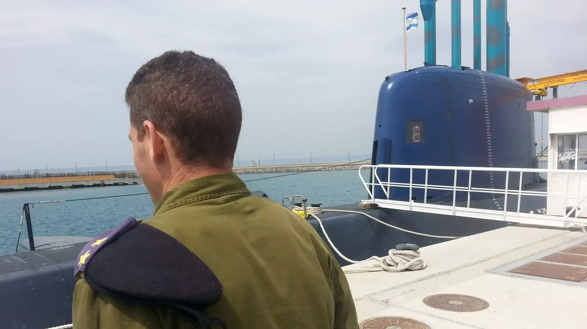 מפקד הצוללת אח"י תנין סא"ל ג'. אפריל 2015