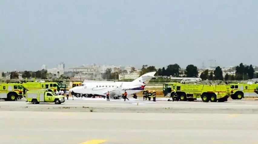 מטוס קל עלה באש בנתב"ג, אפריל 2015 מטוס קל עלה באש בנתב"ג, אפריל 2015