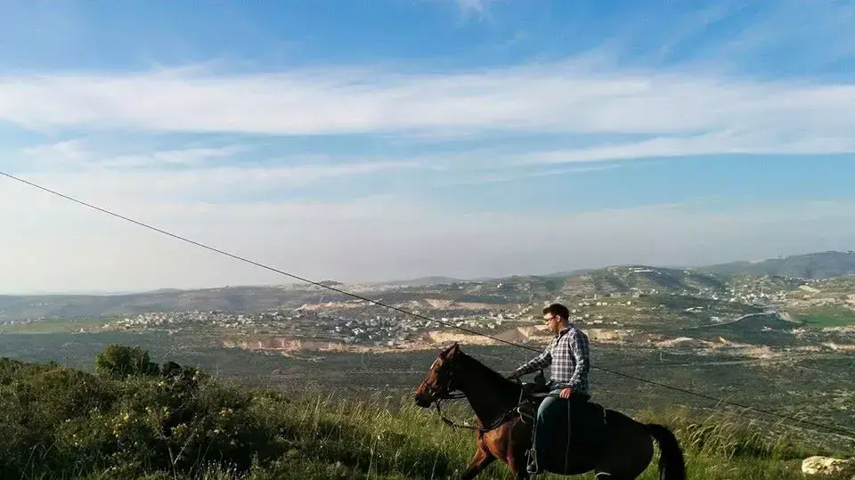 אורן חזן בטיול בשומרון, אפריל 2015 אורן חזן בטיול בשומרון, אפריל 2015