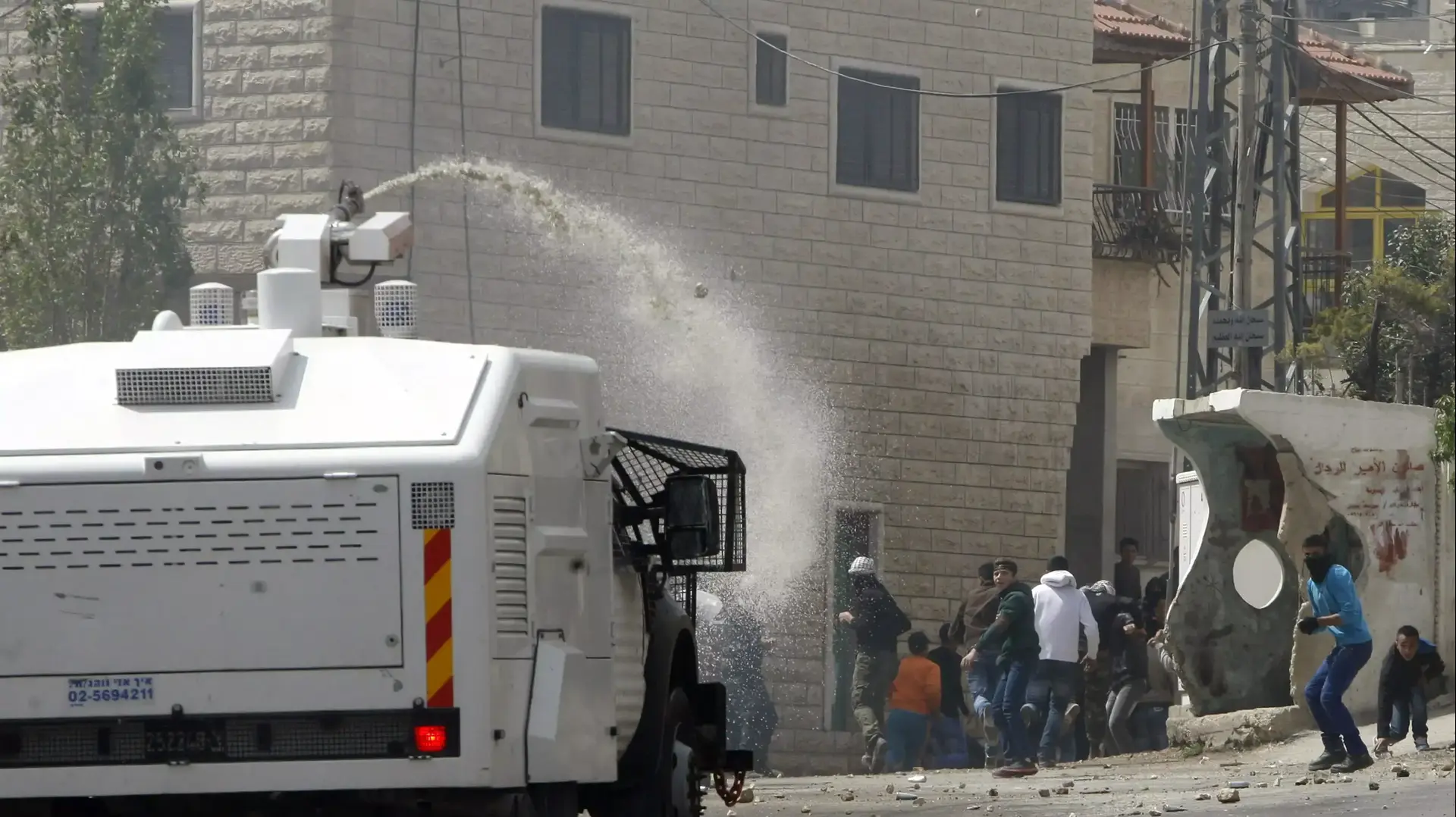 עימותים בין משתתפי הלוויה לבין כוחות הביטחון באזור חברון, אפריל 2015 עימותים בין משתתפי הלוויה לבין כוחות הביטחון באזור חברון, אפריל 2015