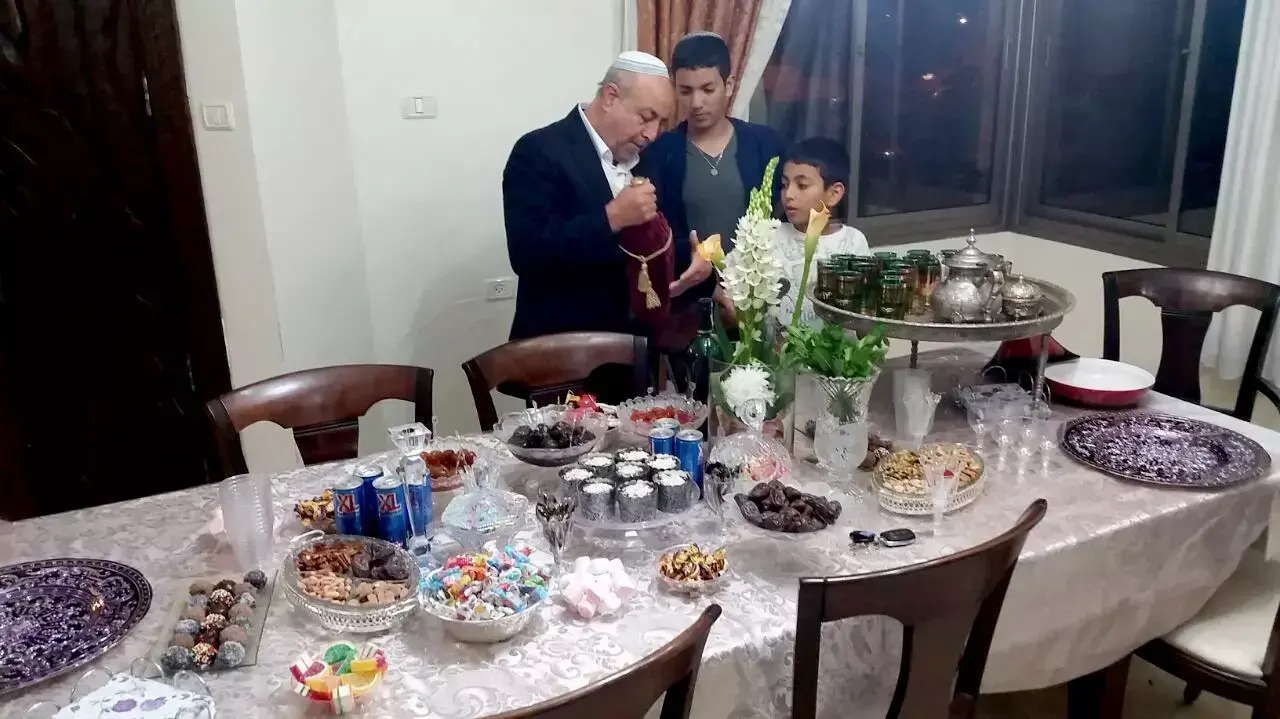 משפחת חזן בנתיבות חוגגת את המימונה, אפריל 2015 משפחת חזן בנתיבות חוגגת את המימונה, אפריל 2015