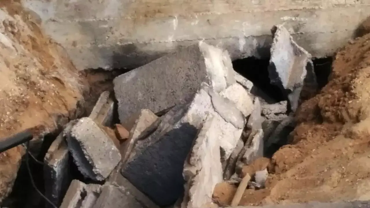 פיר המנהרה ממנו הועבר החייל אורון שאול לעזה, שג'אעיה, רצועת עזה, אפריל 2015 פיר המנהרה ממנו הועבר החייל אורון שאול לעזה, שג'אעיה, רצועת עזה, אפריל 2015