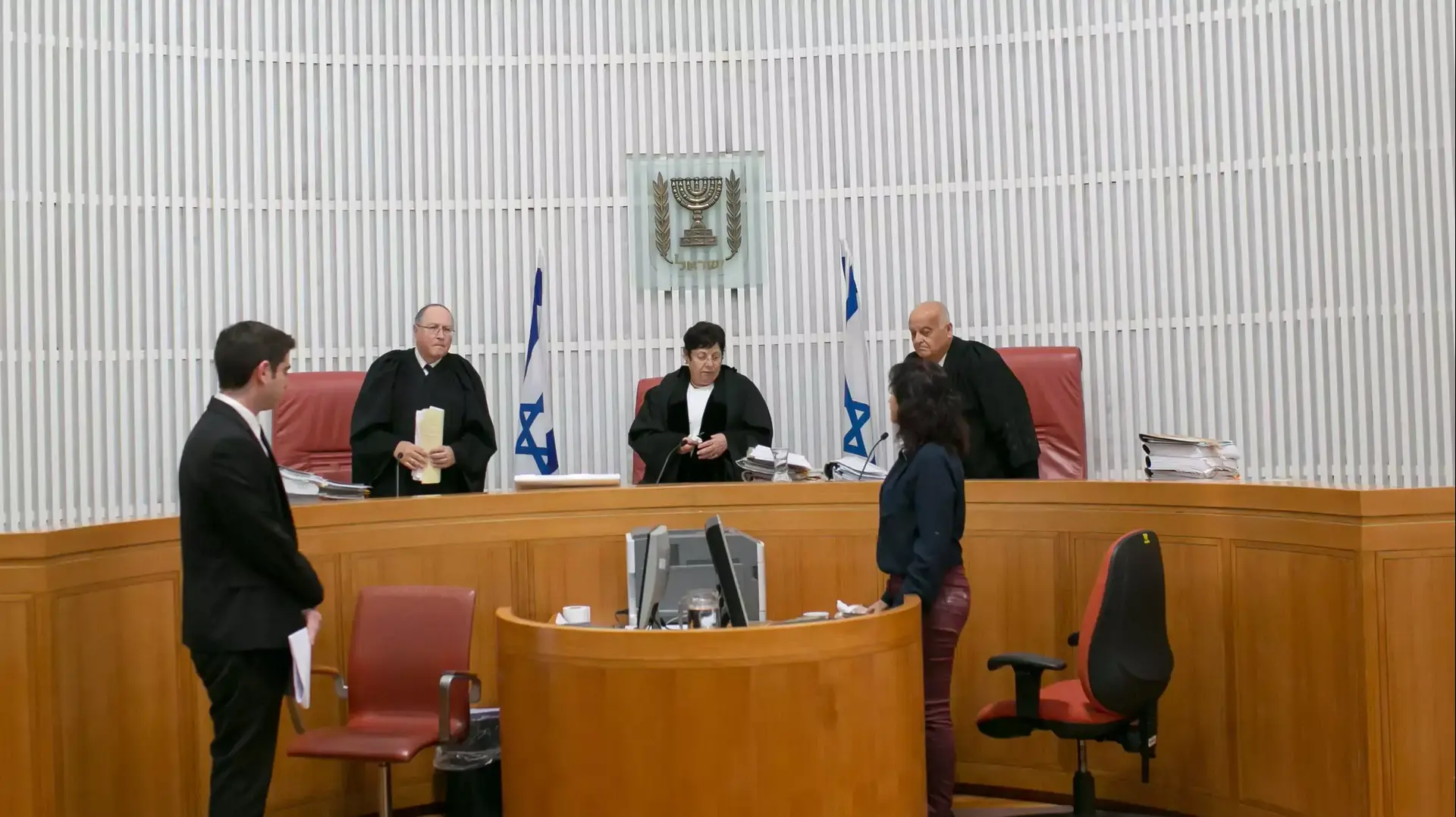 שופטי בית המשפט העליון סלים ג'ובראן, מרים נאור ואליקים רובינשטיין בדיון הבוקר, אפריל 2015 שופטי בית המשפט העליון סלים ג'ובראן, מרים נאור ואליקים רובינשטיין בדיון הבוקר, אפריל 2015