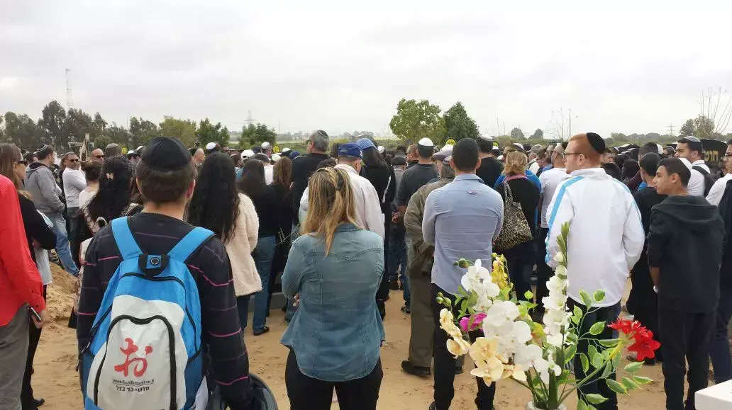 הלווית ניצול השואה בנימין שלזינגר שנפטר אמש, אפריל 2015 הלווית ניצול השואה בנימין שלזינגר שנפטר אמש, אפריל 2015