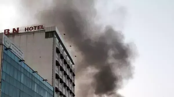 מכונית תופת שהתפוצצה בעיר ארביל שבצפון עיראק, ליד הקונסוליה של ארצות הברית מכונית תופת שהתפוצצה בעיר ארביל שבצפון עיראק, ליד הקונסוליה של ארצות הברית