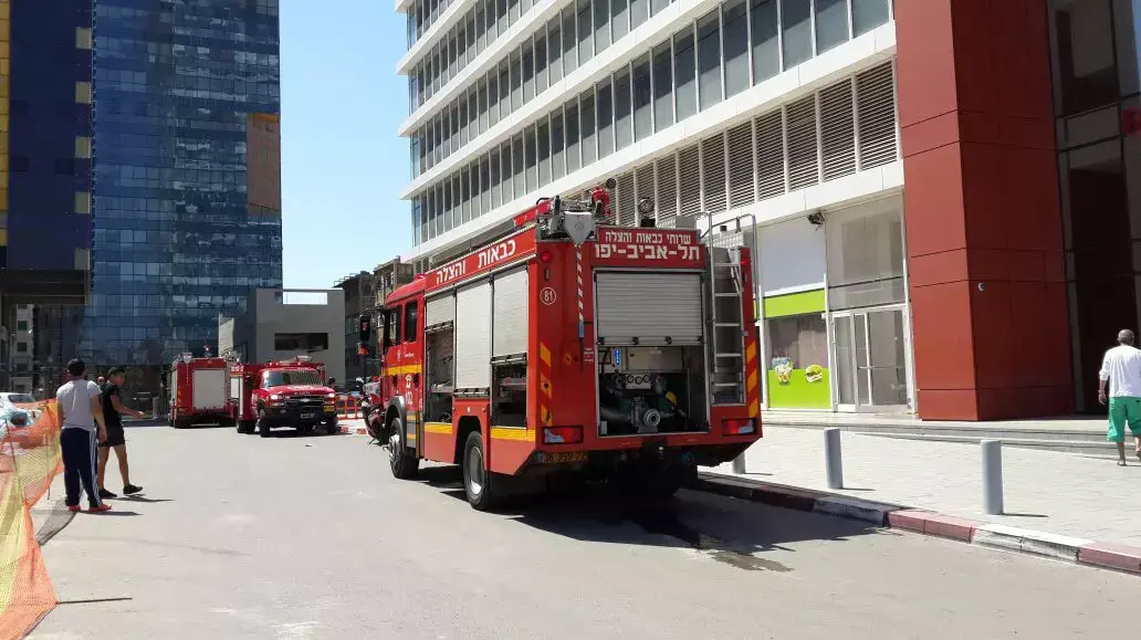 שריפה שפרצה במגדל "בסר" ברמת גן, אפריל 2015 שריפה שפרצה במגדל "בסר" ברמת גן, אפריל 2015