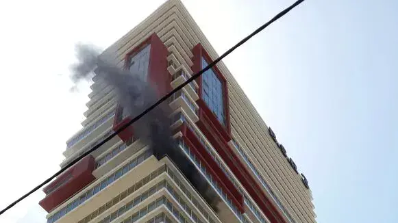 שריפה שפרצה במגדל "בסר" ברמת גן, אפריל 2015 שריפה שפרצה במגדל "בסר" ברמת גן, אפריל 2015