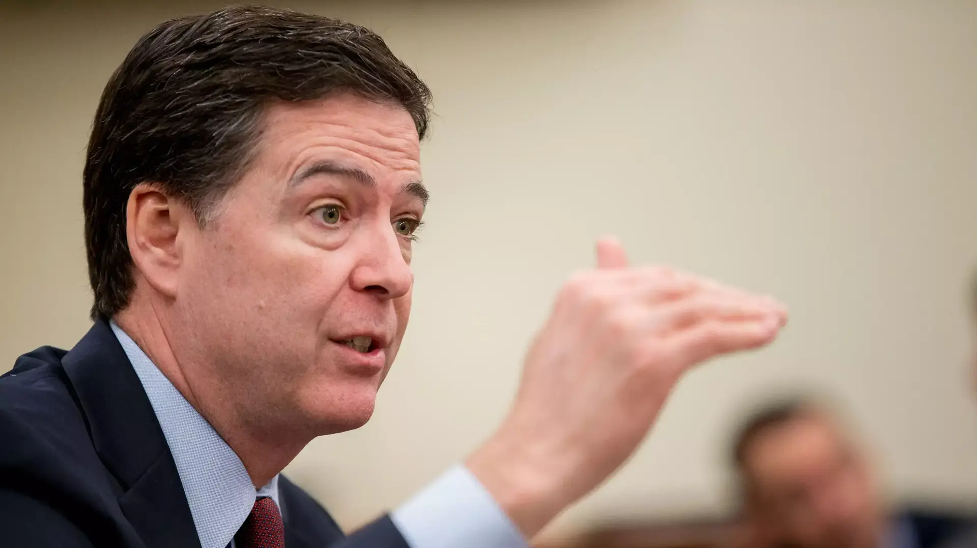 ראש ה-FBI ג'יימס קומי, מרץ 2015 ראש ה-FBI ג'יימס קומי, מרץ 2015