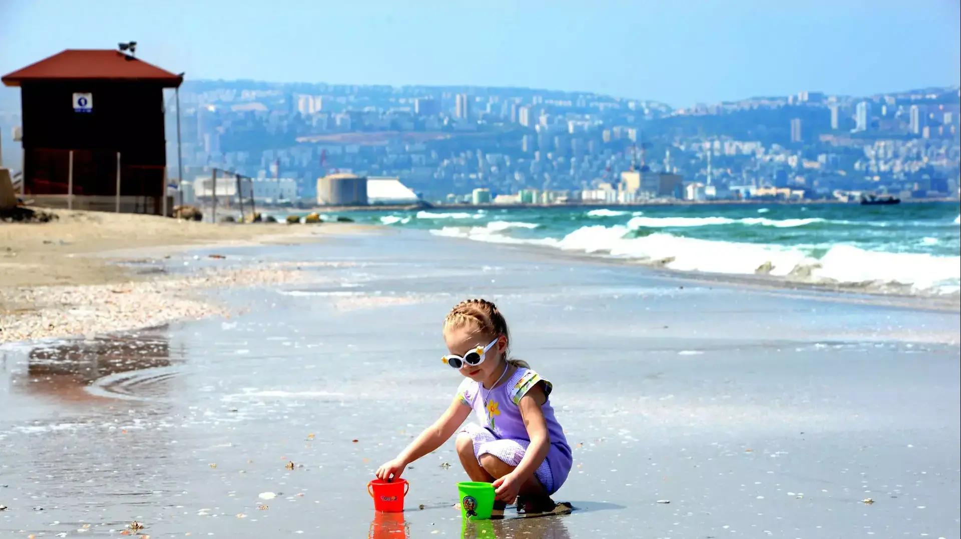 מבט לחיפה מחוף קריית חיים, אפריל 2015 מבט לחיפה מחוף קריית חיים, אפריל 2015