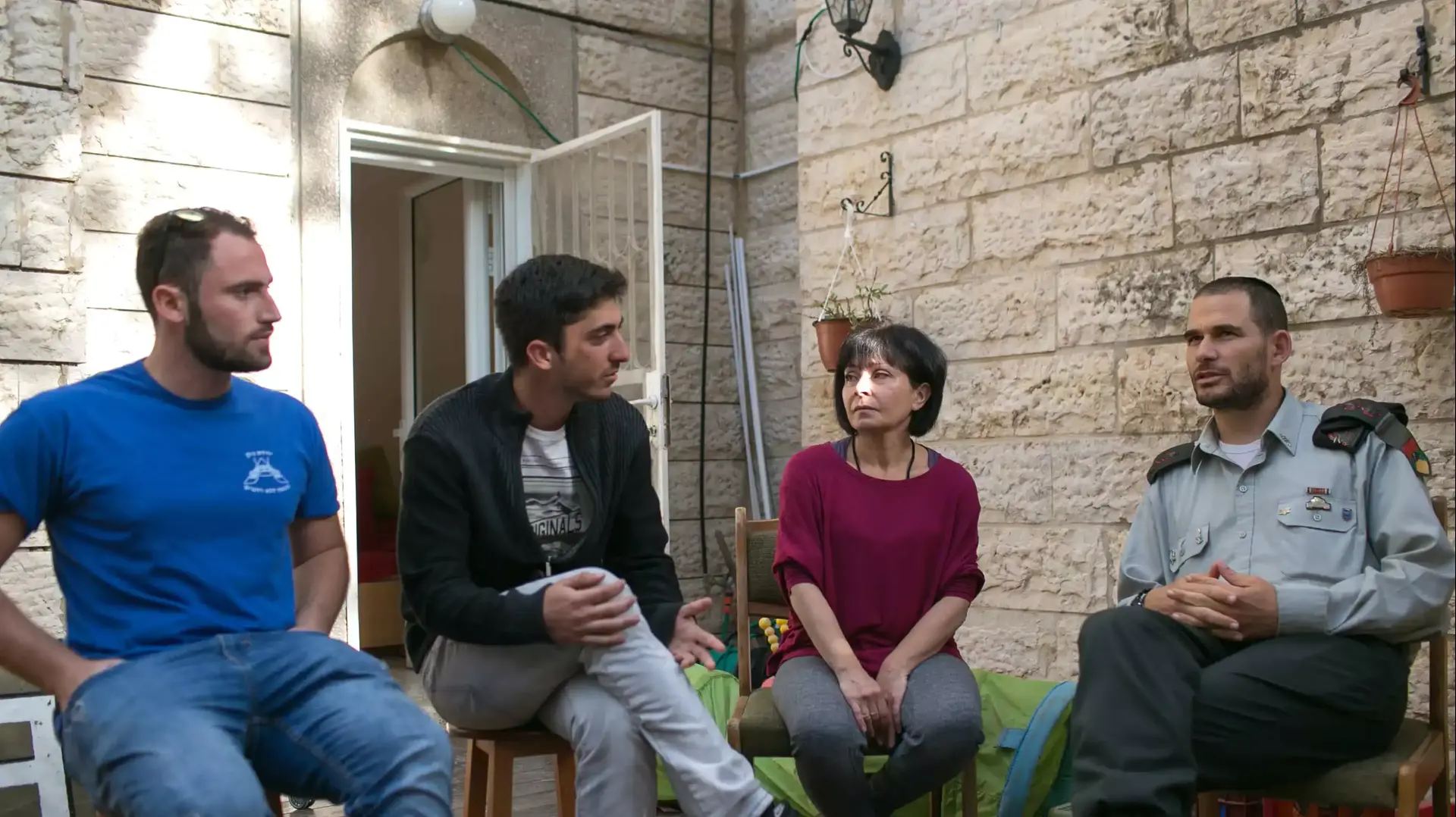 אימו וחבריו של סרן דמיטרי לויטס ז"ל אימו וחבריו של סרן דמיטרי לויטס ז"ל