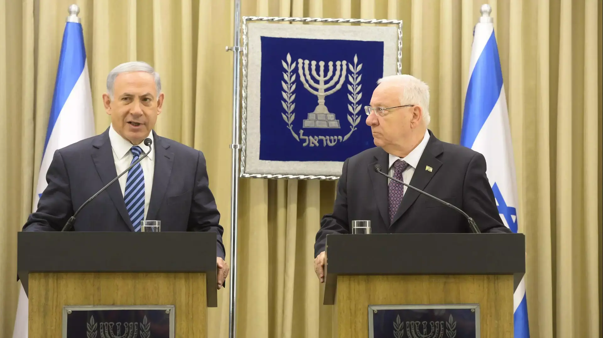נשיא המדינה וראש הממשלה נפגשו לצורך מתן הארכת תקופת מלאכת הרכבת הממשלה, אפריל 2015 נשיא המדינה וראש הממשלה נפגשו לצורך מתן הארכת תקופת מלאכת הרכבת הממשלה, אפריל 2015