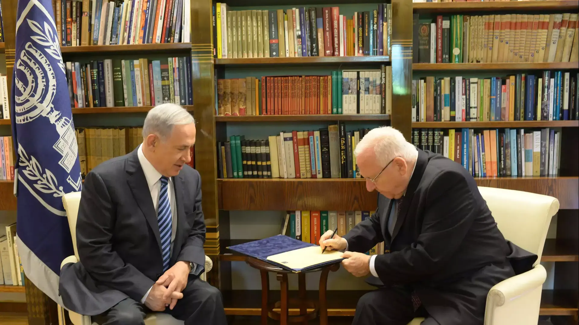 נשיא המדינה וראש הממשלה נפגשו לצורך מתן הארכת תקופת מלאכת הרכבת הממשלה, אפריל 2015 נשיא המדינה וראש הממשלה נפגשו לצורך מתן הארכת תקופת מלאכת הרכבת הממשלה, אפריל 2015