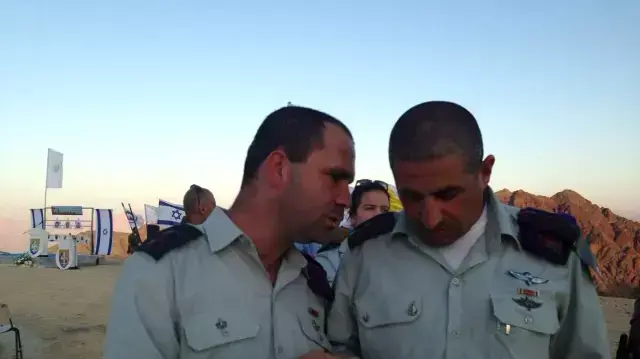 דולב קידר ז"ל שנהרג בצוק איתן עם אל"מ רונן מרלי קצין אג"מ בפיקוד הדרום. אפריל 2015 דולב קידר ז"ל שנהרג בצוק איתן עם אל"מ רונן מרלי קצין אג"מ בפיקוד הדרום. אפריל 2015