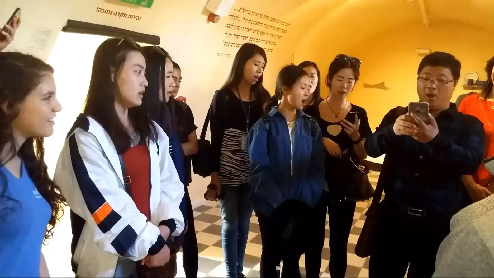 המנון חובק עולם: כשהמשלחת הסינית שרה את התקווה