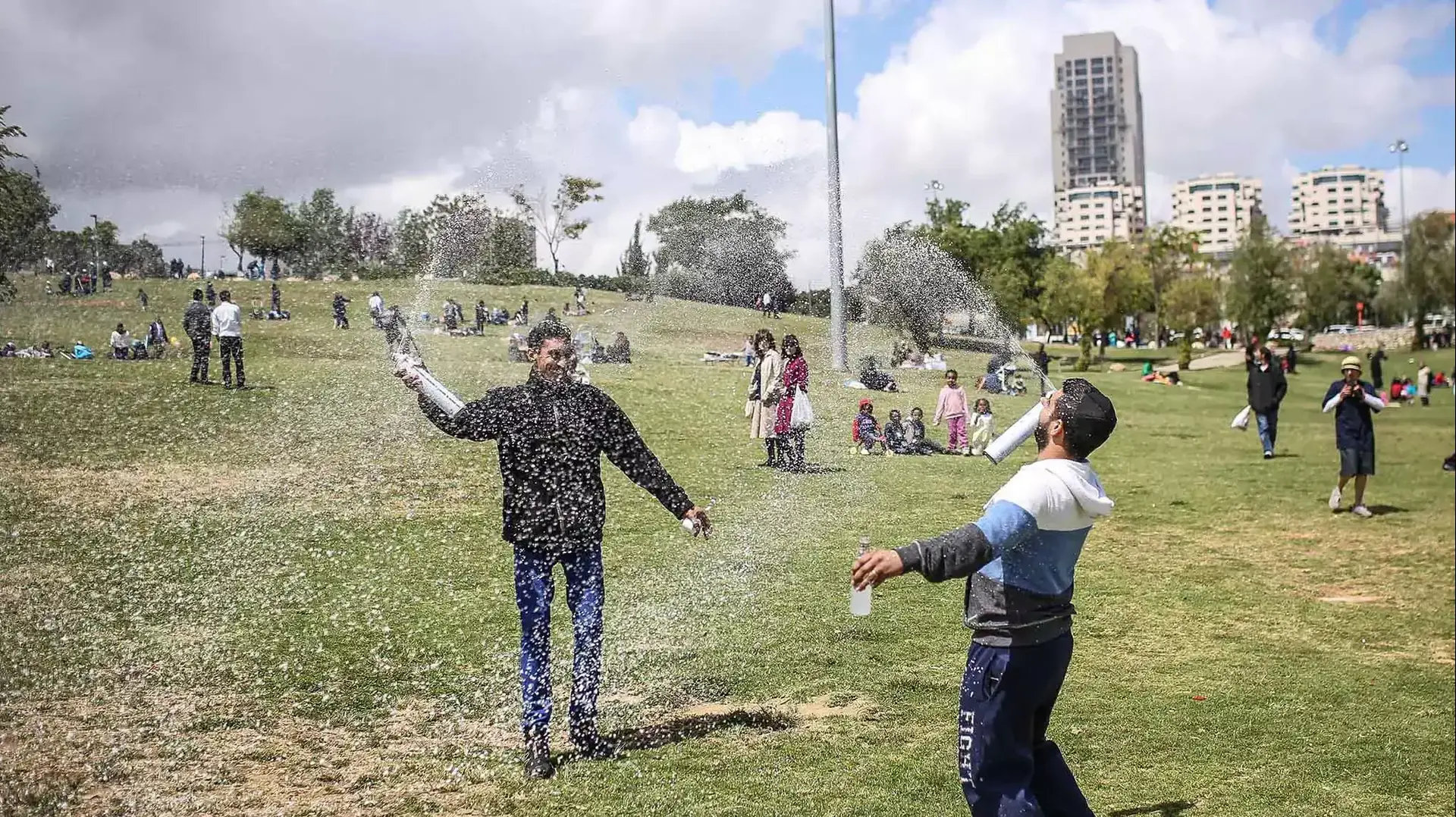 חגיגות עצמאות בגן סאקר, ירושלים, אפריל 2015 חגיגות עצמאות בגן סאקר, ירושלים, אפריל 2015
