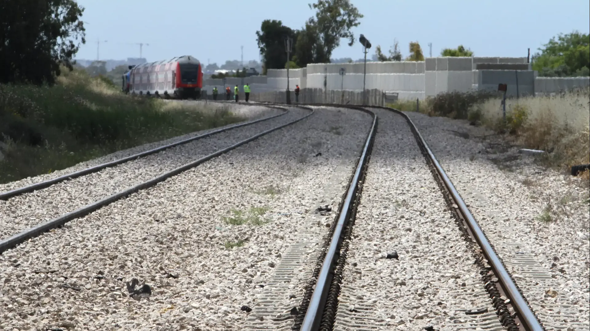 מכונית התנגשה ברכבת ליד זכרון יעקב, צעיר נפצע קל-בינוני מכונית התנגשה ברכבת ליד זכרון יעקב, צעיר נפצע קל-בינוני