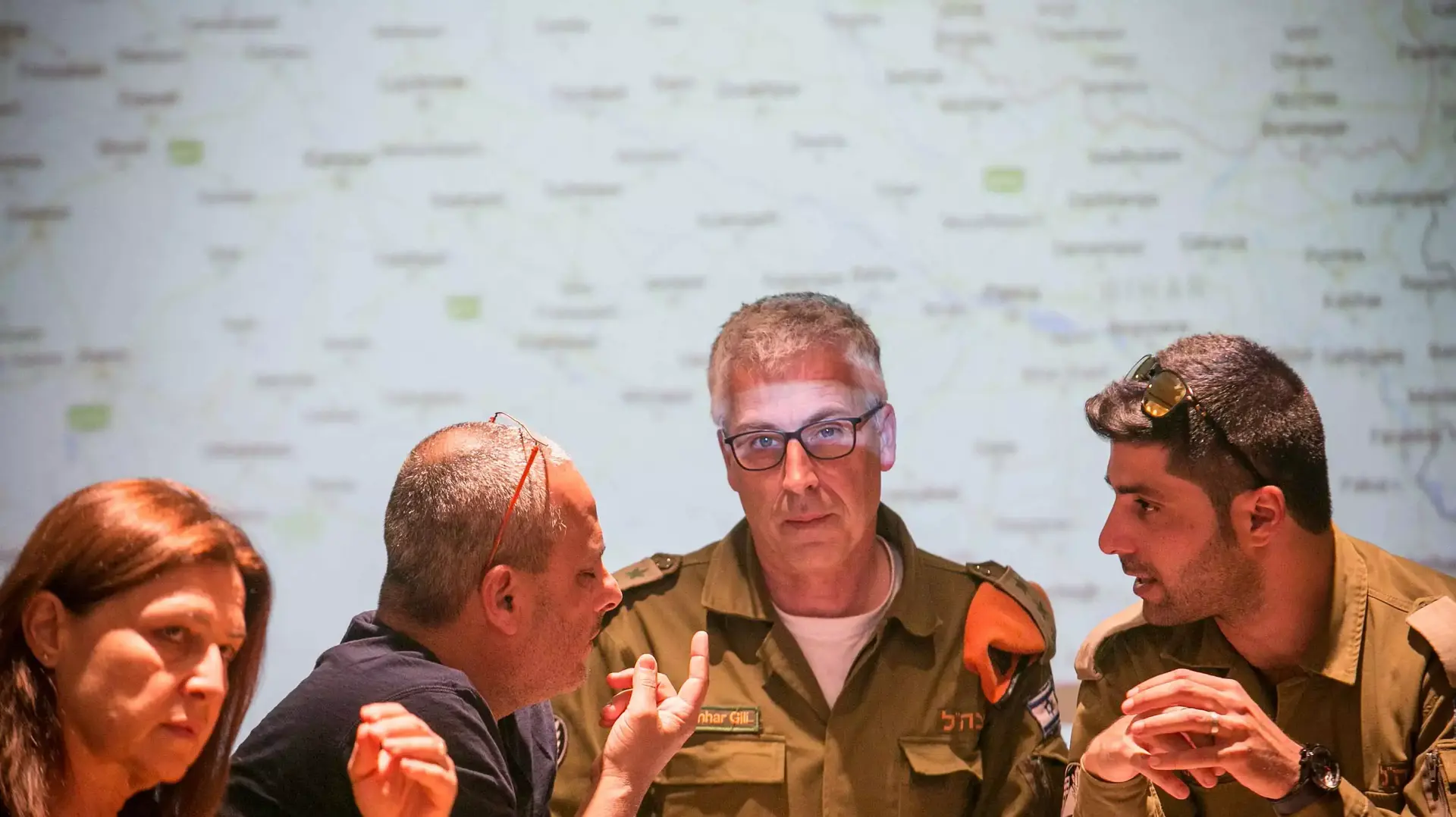 חדר מצב במשרד החוץ, אפריל 2015 חדר מצב במשרד החוץ, אפריל 2015