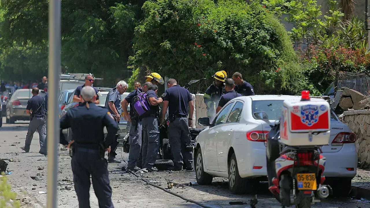 פיצוץ רכב ברחוב הפלמ"ח בגבעתיים, אפריל 2015 פיצוץ רכב ברחוב הפלמ"ח בגבעתיים, אפריל 2015