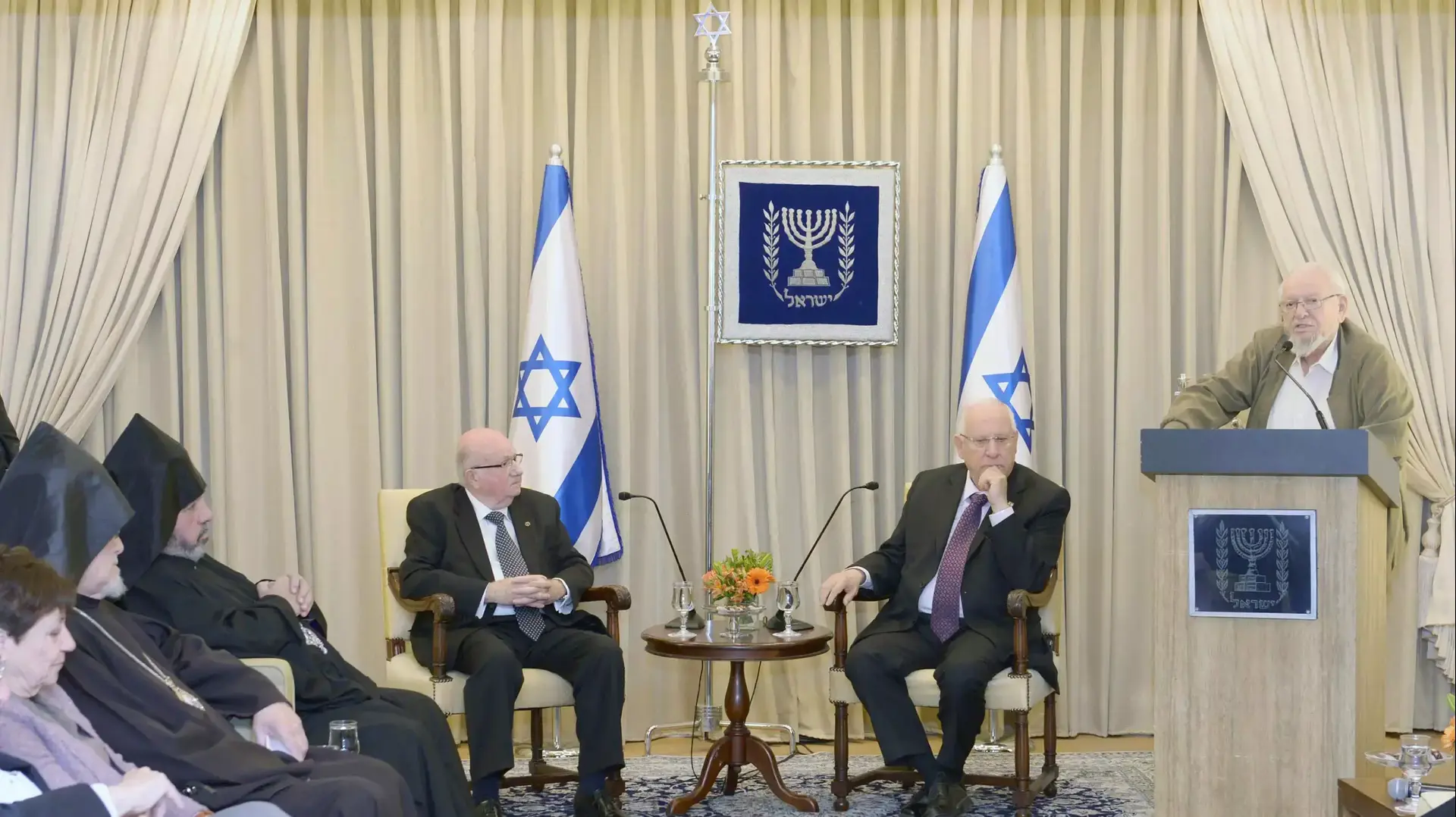 נשיא המדינה ראובן ריבלין נפגש הבוקר עם ראשי ועד הפעולה הארמני בישראל, לציון מאה שנים לרצח בני העם 26 אפריל 2015. נשיא המדינה ראובן ריבלין נפגש הבוקר עם ראשי ועד הפעולה הארמני בישראל, לציון מאה שנים לרצח בני העם 26 אפריל 2015.
