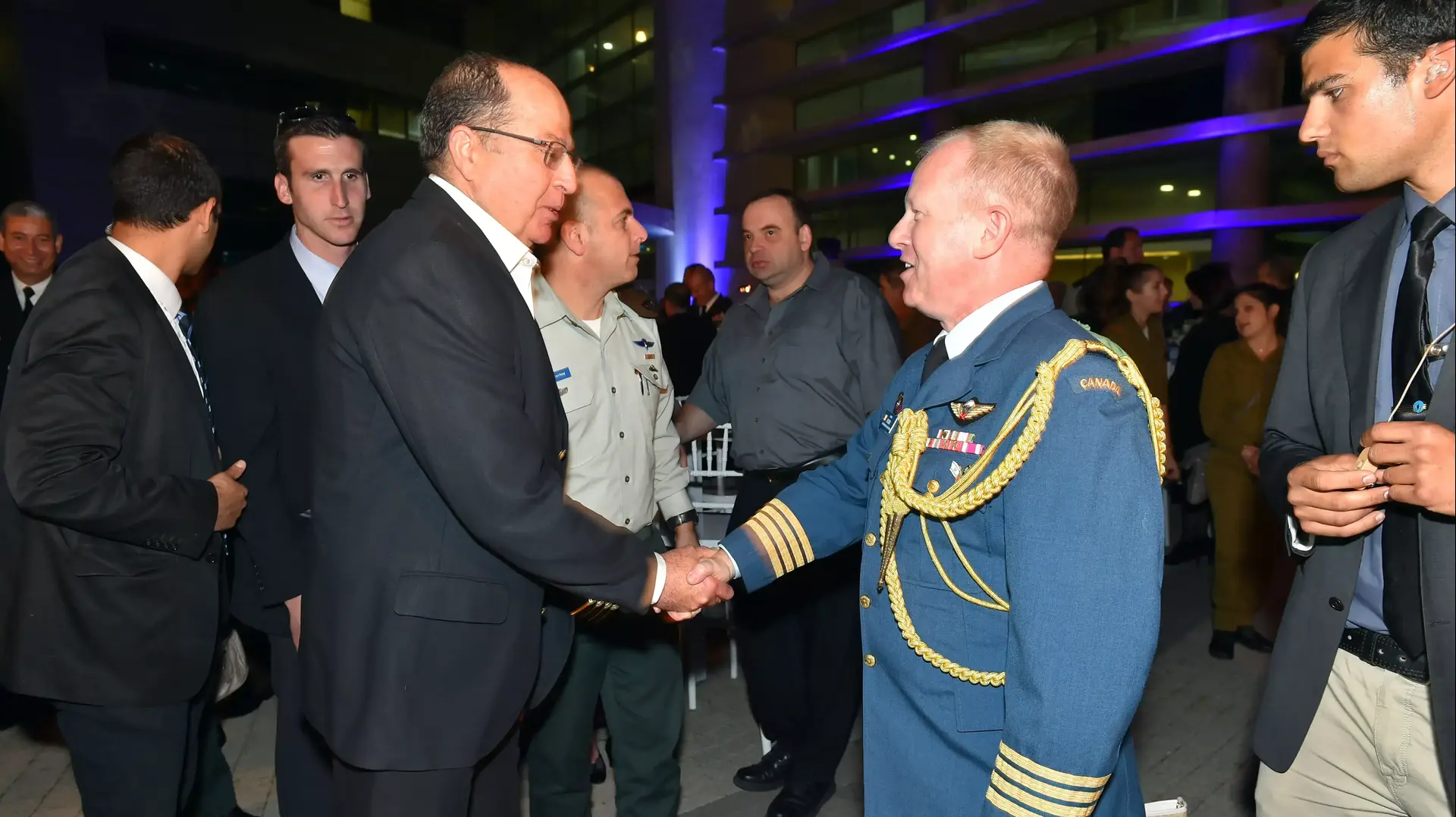 שר הביטחון משה יעלון בקבלת פנים בקריה, אפריל 2015 שר הביטחון משה יעלון בקבלת פנים בקריה, אפריל 2015