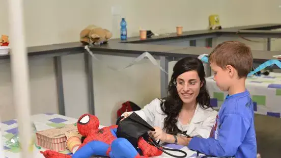 בית חולים לדובים" בפקולטה לרפואה של בר-אילן בצפת בית חולים לדובים" בפקולטה לרפואה של בר-אילן בצפת