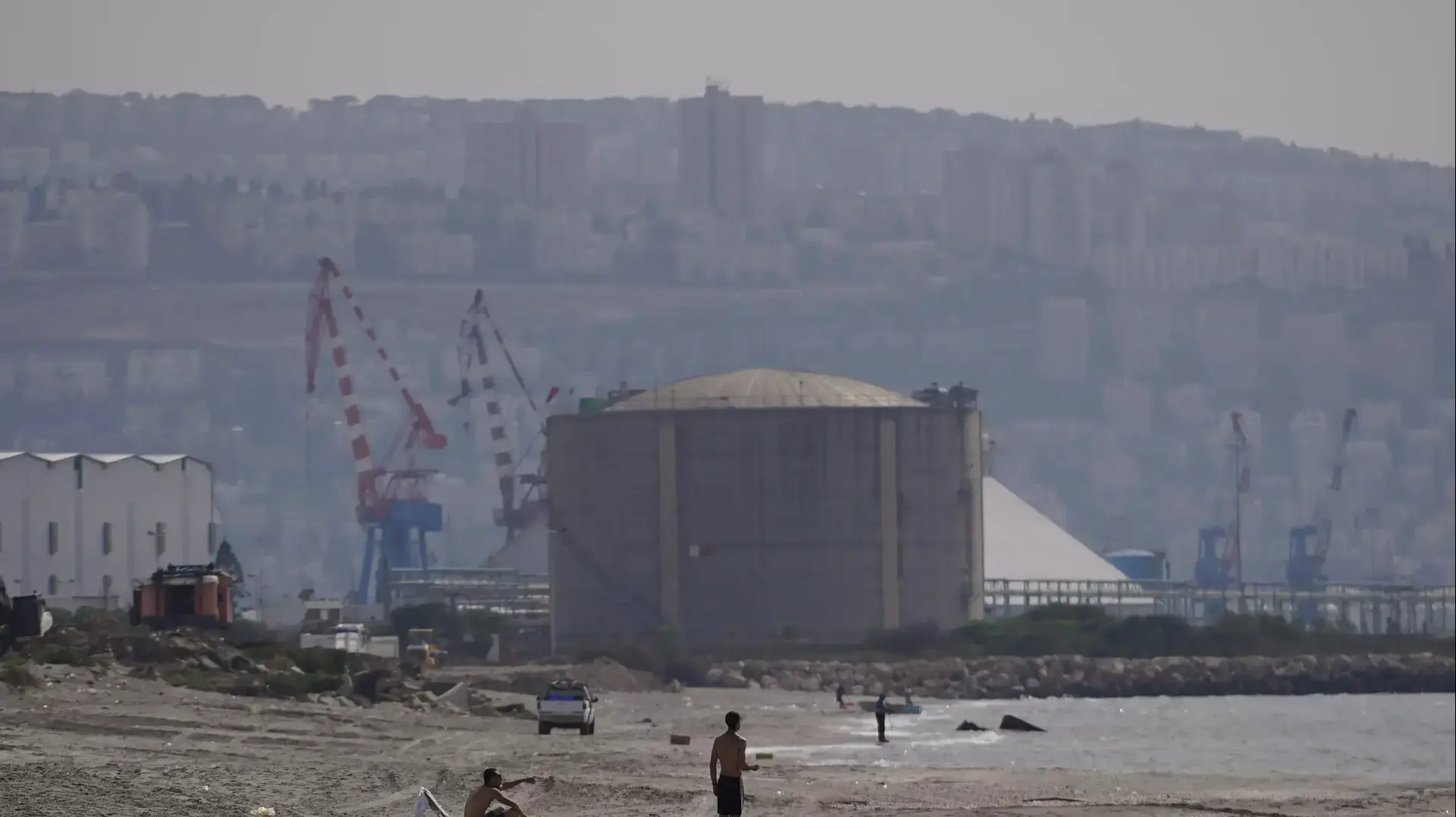 מפעלי האמוניה בחיפה, אפריל 2015