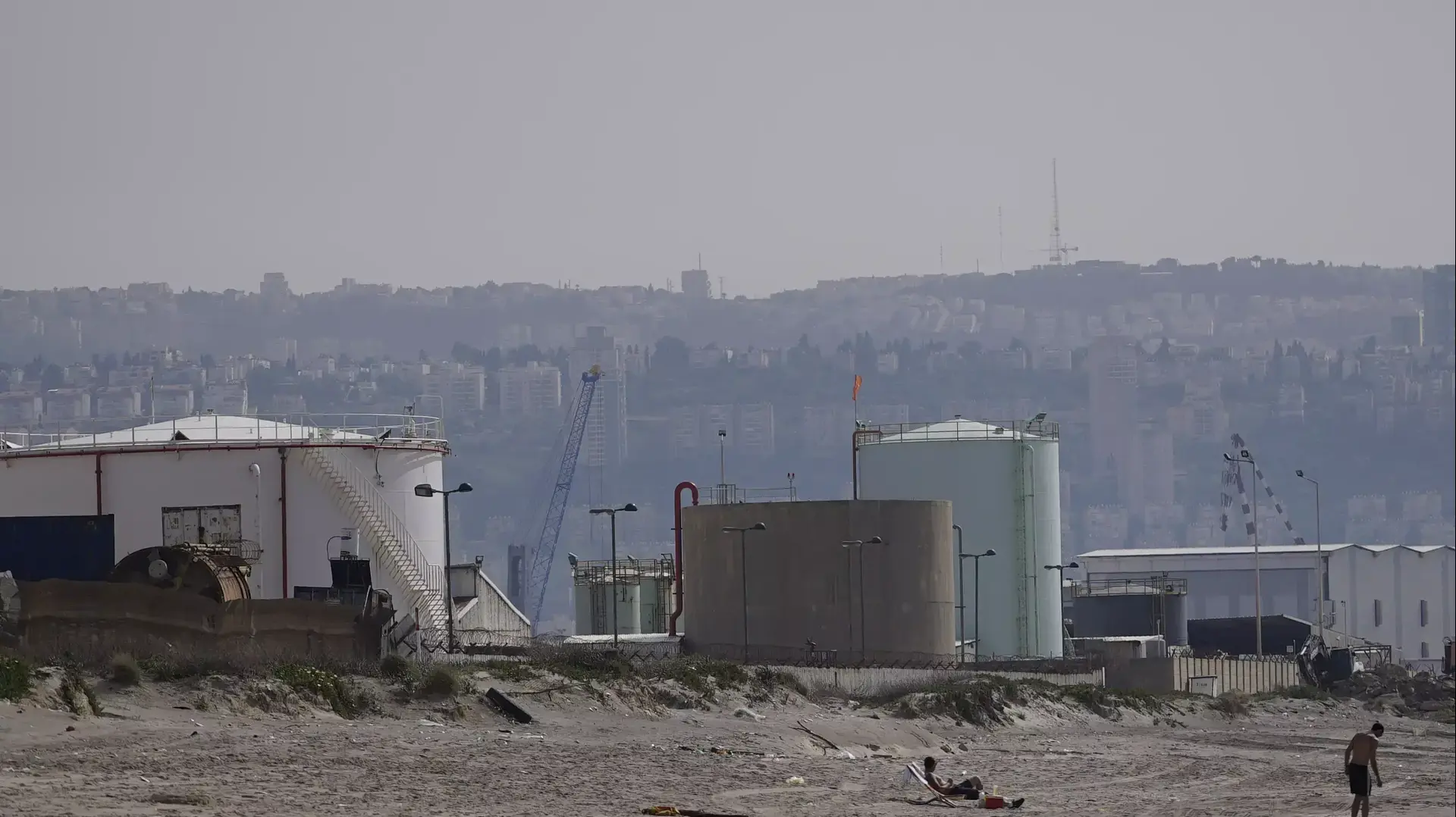 מפעלים בחיפה, אפריל 2015