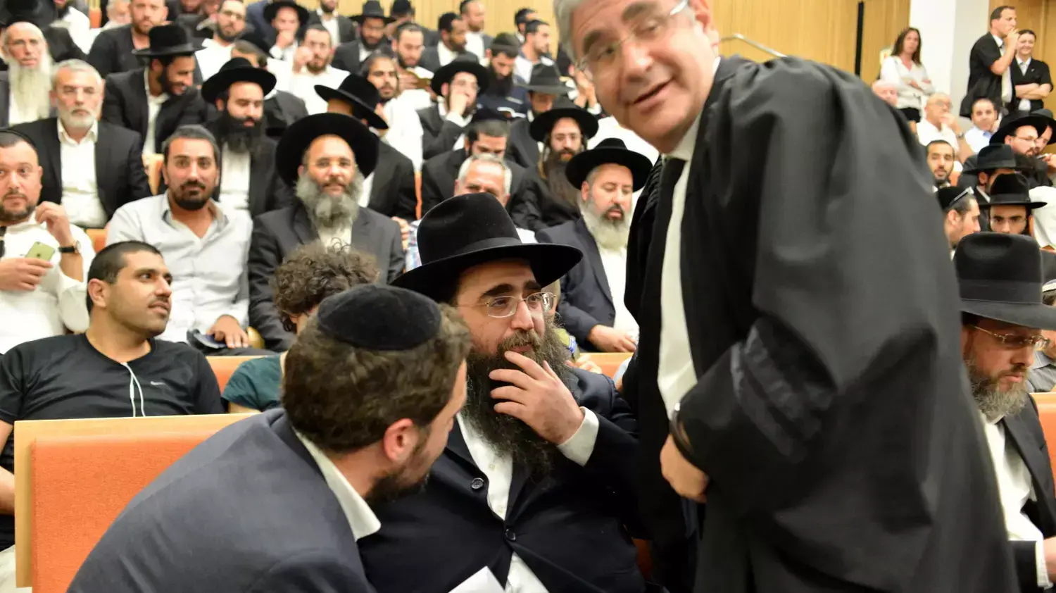 הרב יאשיהו פינט, בית המשפט המחוזי תל אביב, אפריל 2015 הרב יאשיהו פינט, בית המשפט המחוזי תל אביב, אפריל 2015