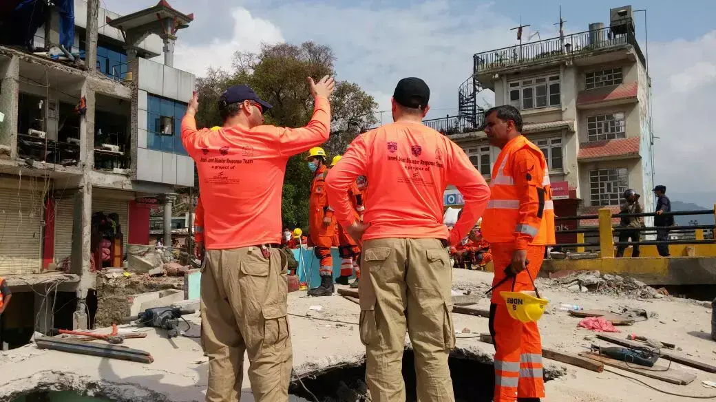 פעילות משלחת החילוץ בנפאל, אפריל 2015 פעילות משלחת החילוץ בנפאל, אפריל 2015
