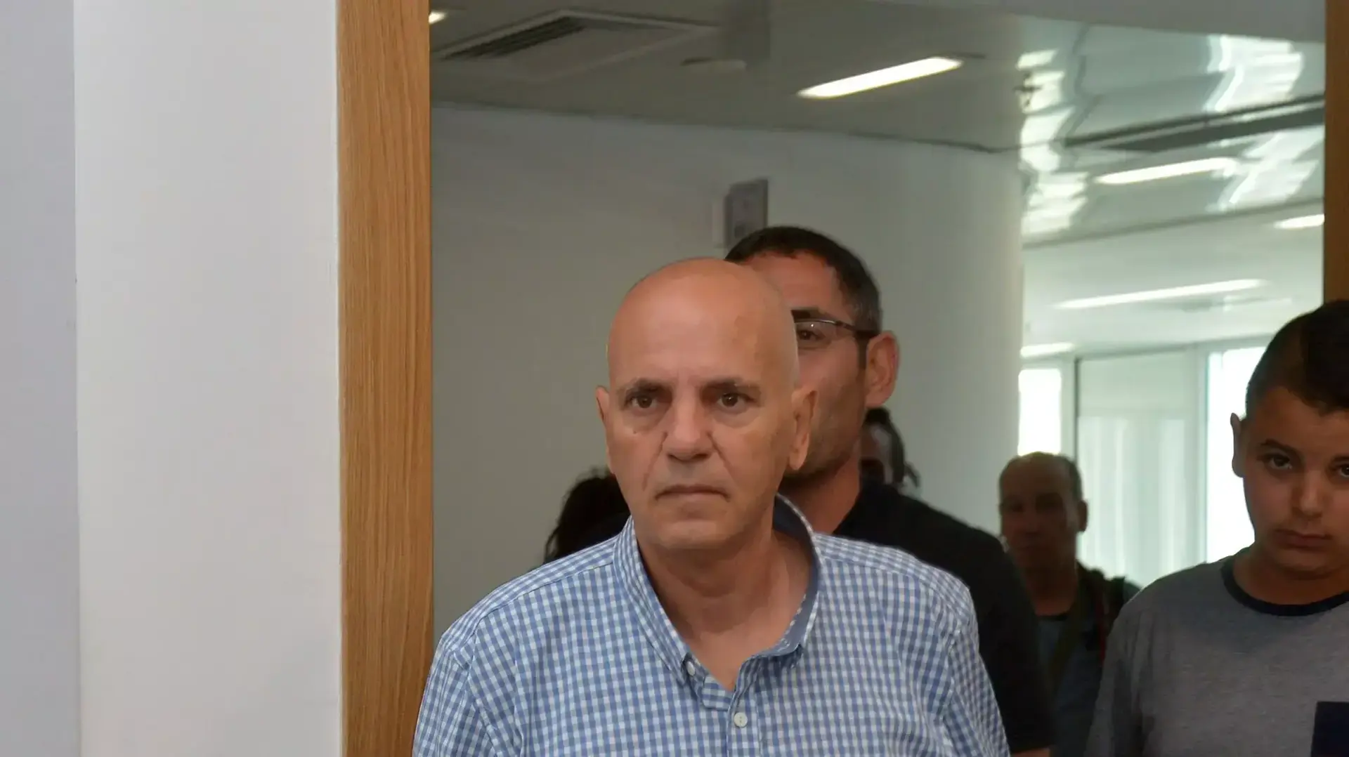 דני ביטון, אביו של אייל גולן, בית המשפט המחוזי בת"א, אפריל 2015 דני ביטון, אביו של אייל גולן, בית המשפט המחוזי בת"א, אפריל 2015