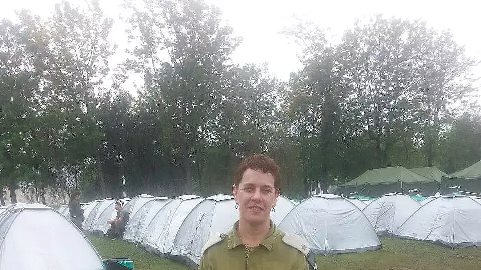 רסן במיל מיכל פרס, קטמנדו נפאל אפריל 2015 רסן במיל מיכל פרס, קטמנדו נפאל אפריל 2015