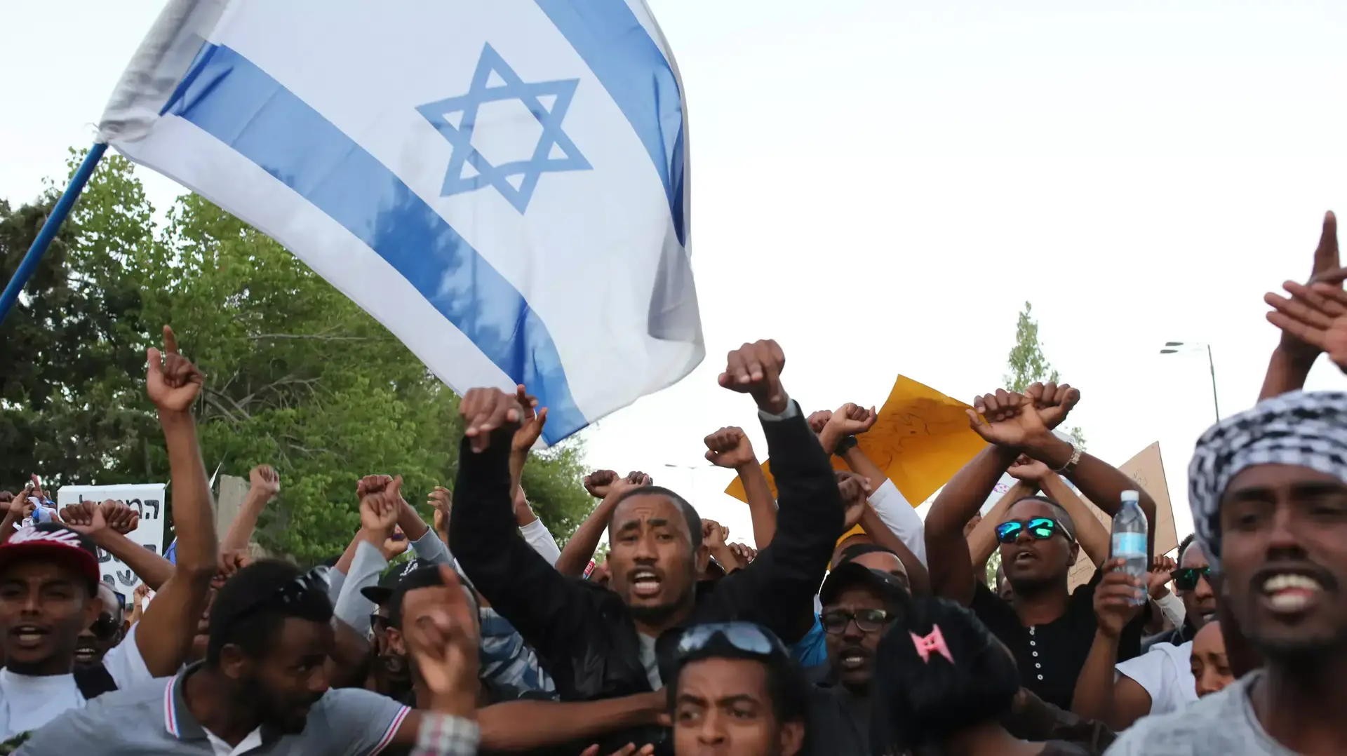 הפגנת אתיופים נגד אלימות משטרה, אפריל 2015 הפגנת אתיופים נגד אלימות משטרה, אפריל 2015