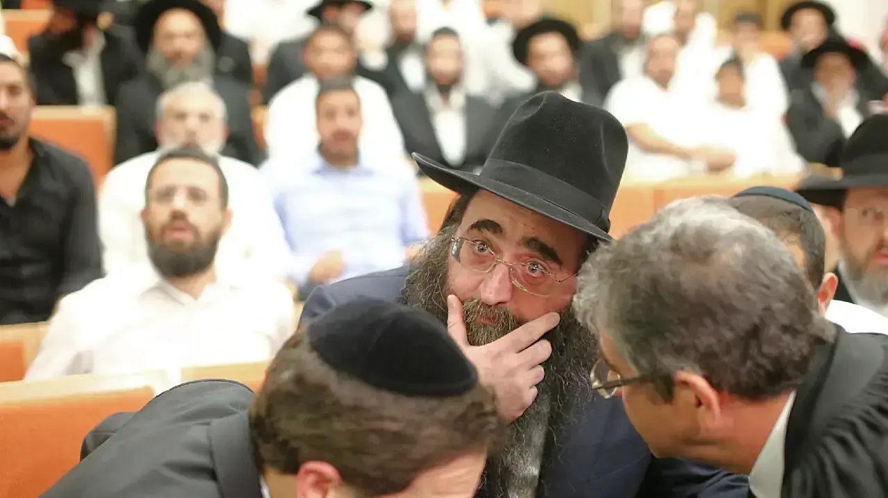 שלב הטיעונים לעונש בתיק נגד הרב יאשיהו פינטו, מחוזי תל אביב, מאי 2015 שלב הטיעונים לעונש בתיק נגד הרב יאשיהו פינטו, מחוזי תל אביב, מאי 2015
