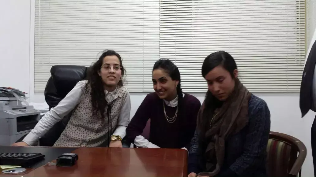 יסמין, רבקה מדבר ומרים יעל, תלמידות הסמינר של הרב אהרון רמתי, אפריל 2015 יסמין, רבקה מדבר ומרים יעל, תלמידות הסמינר של הרב אהרון רמתי, אפריל 2015