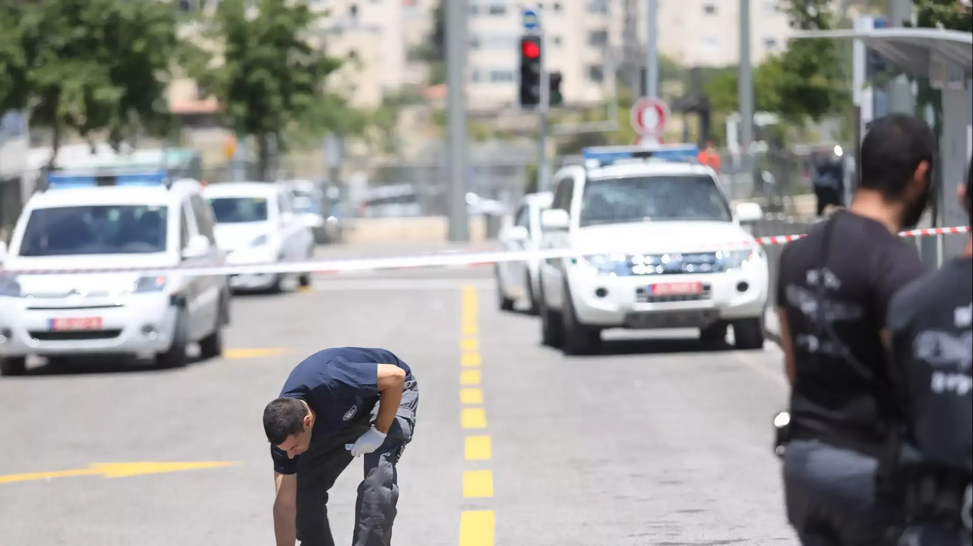 ניסיון דקירה בתחנת הרכבת הקלה בגבעה הצרפתית בירושלים, מאי 2015 ניסיון דקירה בתחנת הרכבת הקלה בגבעה הצרפתית בירושלים, מאי 2015