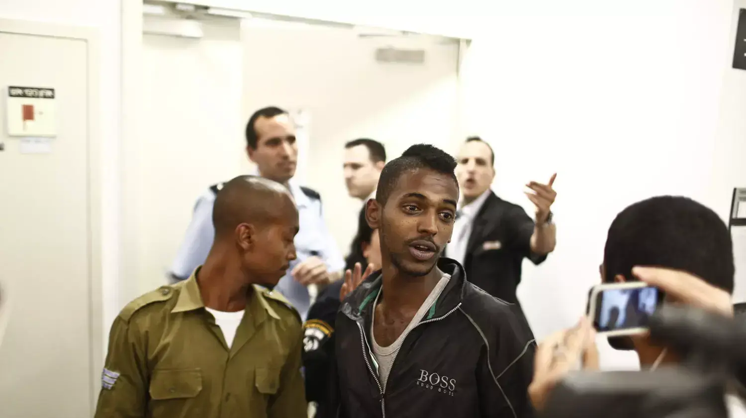 הארכת מעצר לשניים מהמשתפים בהפגנה של העדה האתיופית בתל אביב, מאי 2015 הארכת מעצר לשניים מהמשתפים בהפגנה של העדה האתיופית בתל אביב, מאי 2015