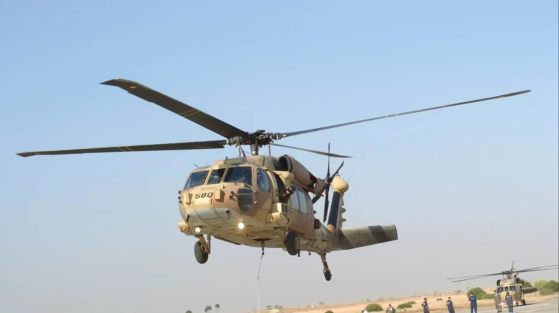מסוק צה"לי מדגם בלאק הוק, ינשוף בבסיס חיל האוויר חצרים. אפריל 2015
