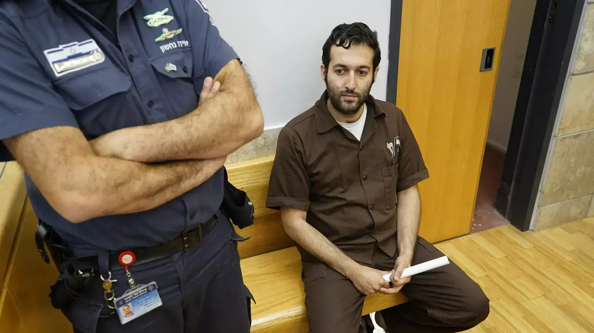 מאלכ ג'מיל חטיב, רופא שיניים מכפר כנא החשוד בעבירות בטחוניות בבית המשפט המחוזי בנצרת עילית. אפריל 2015 מאלכ ג'מיל חטיב, רופא שיניים מכפר כנא החשוד בעבירות בטחוניות בבית המשפט המחוזי בנצרת עילית. אפריל 2015