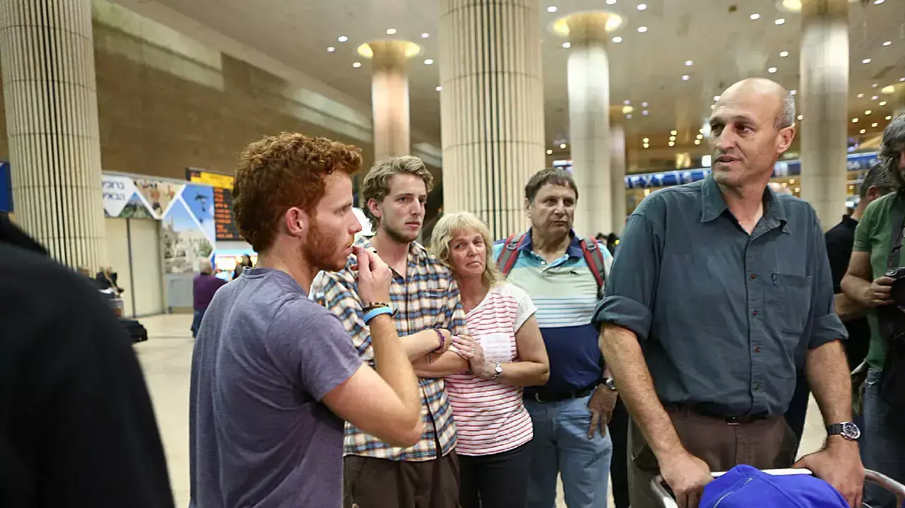 חבריו ובני משפחתו של אור אסרף, נתב"ג, מאי 2015 חבריו ובני משפחתו של אור אסרף, נתב"ג, מאי 2015