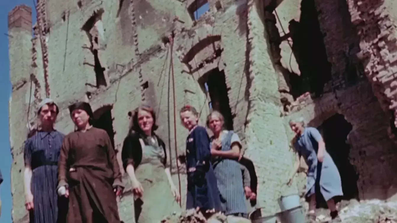 תיעוד של ברלין בצבע מאי-אפריל 1945 תיעוד של ברלין בצבע מאי-אפריל 1945