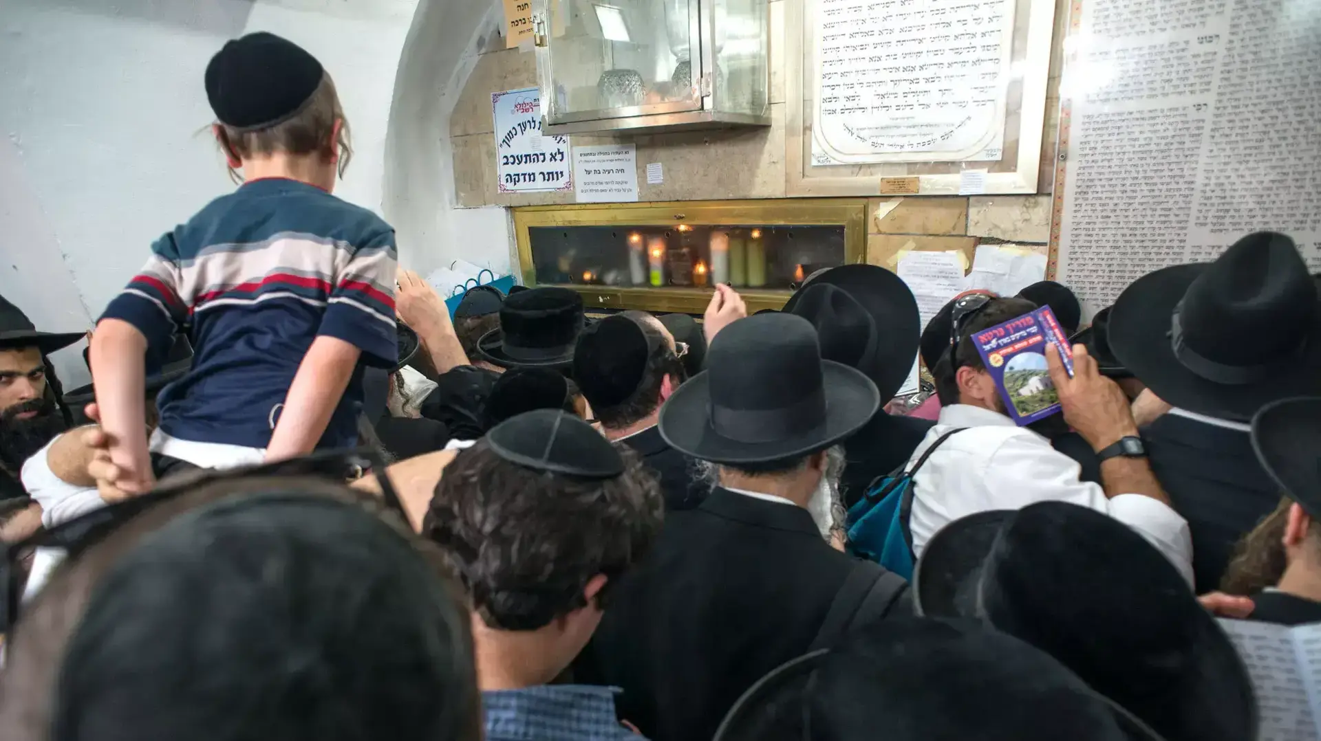 הכנות לקראת ההילולה בקברו של רבי שמעון בר יוחאי במירון, מאי 2015 הכנות לקראת ההילולה בקברו של רבי שמעון בר יוחאי במירון, מאי 2015