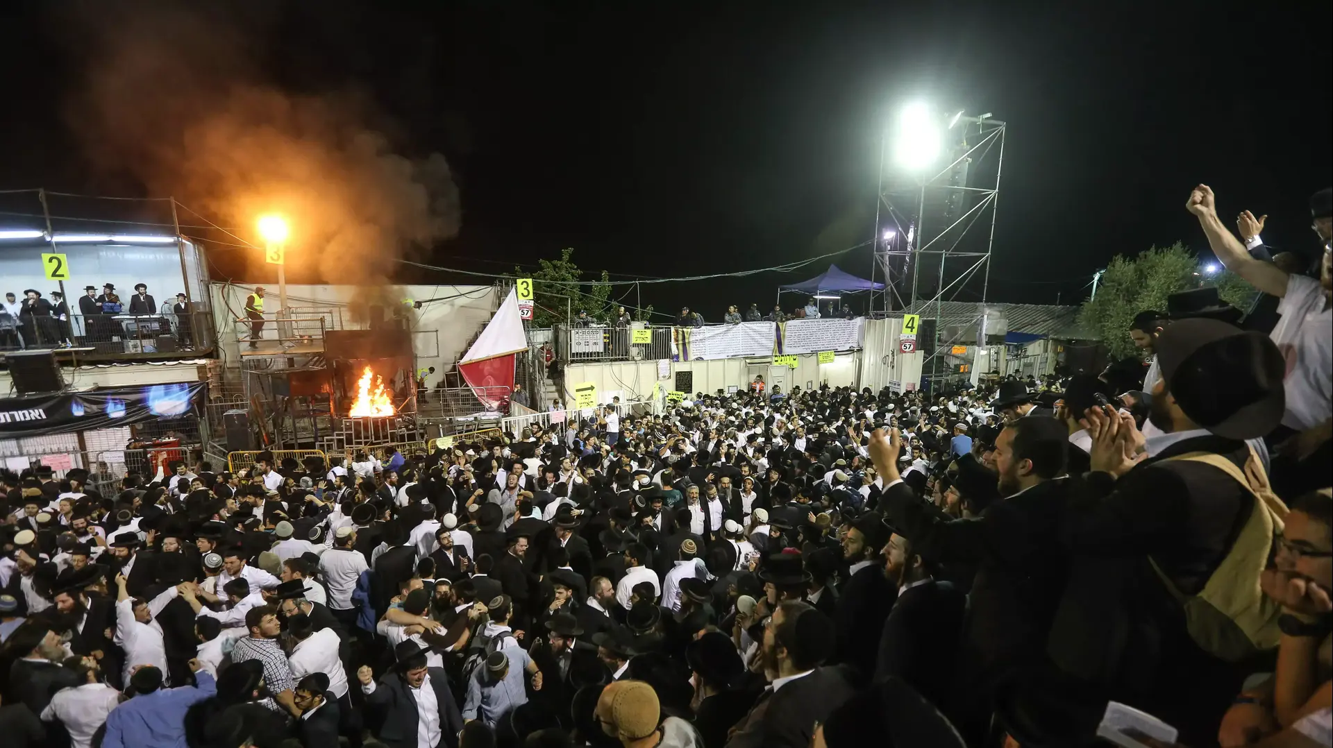 ההילולה השנתית לכבוד ל"ג בעומר בהר מירון, אפריל 2015 ההילולה השנתית לכבוד ל"ג בעומר בהר מירון, אפריל 2015