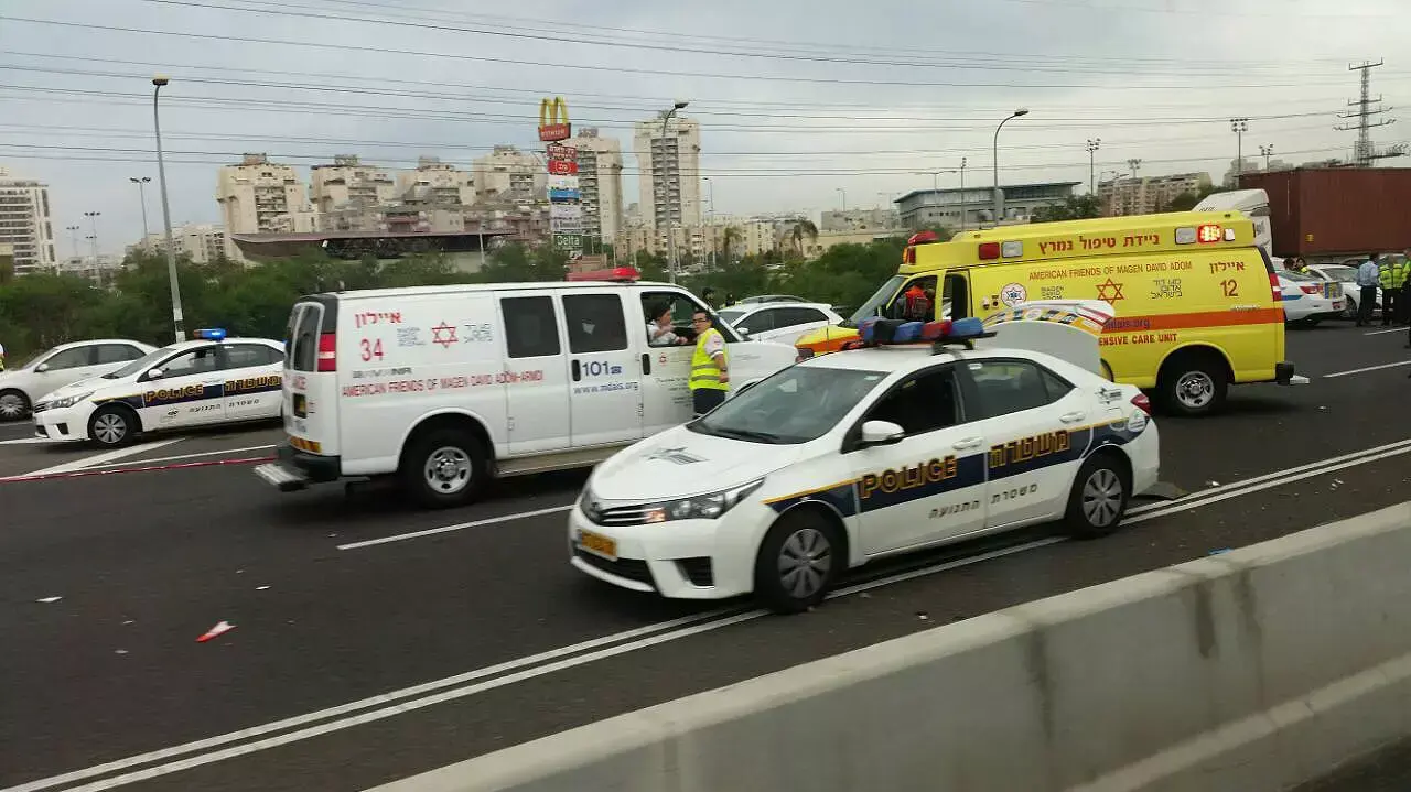 מתנדב במשטרה נהרג בתאונה במחלף גן רווה 11 במאי 2015 מתנדב במשטרה נהרג בתאונה במחלף גן רווה 11 במאי 2015