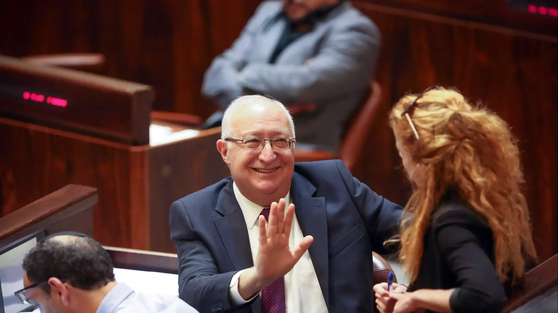 חברי הכנסת מנואל טרכטנברג, סתיו שפיר ושי פירון במליאה בכנסת 11.05.15 חברי הכנסת מנואל טרכטנברג, סתיו שפיר ושי פירון במליאה בכנסת 11.05.15