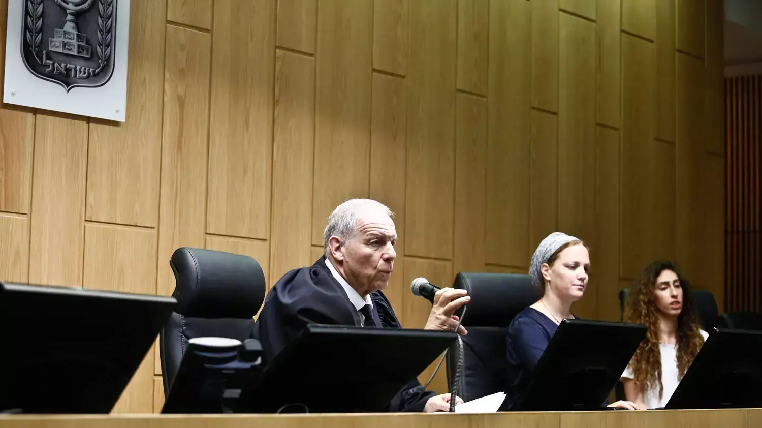 השופט עוד מודריק בגזר דין לרב יאשיהו פינטו, מאי 2015 השופט עוד מודריק בגזר דין לרב יאשיהו פינטו, מאי 2015